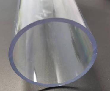 Grandes quantités de tubes ronds transparents d'un diamètre de 60 mm