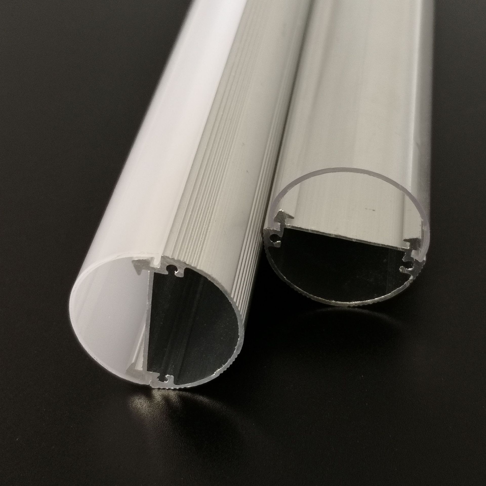 Application des tubes extrudés PC dans les lumières LED